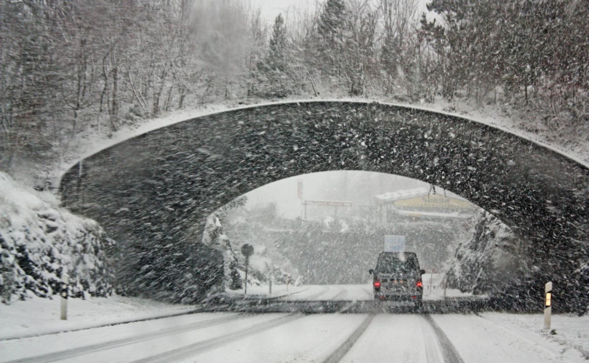 Где в Казахстане закрыли движение из-за непогоды