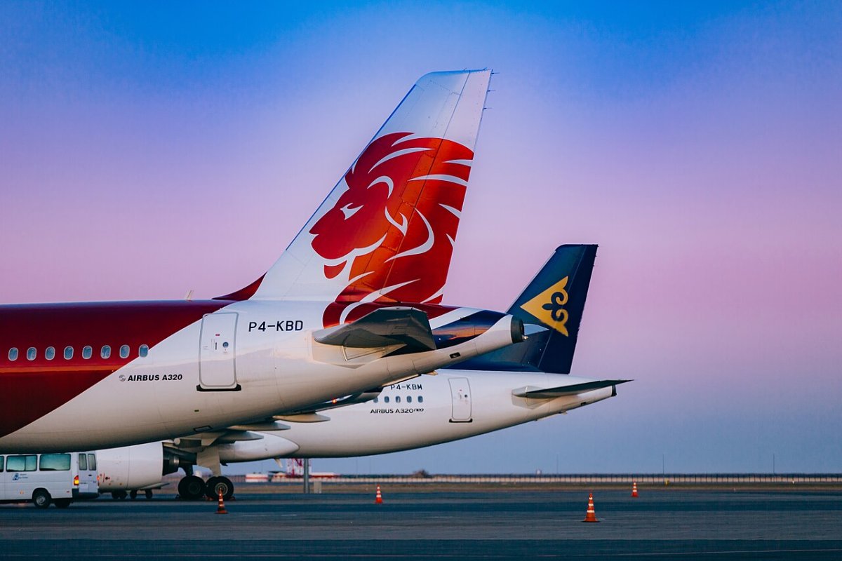 Британцы хотят продать половину доли в крупнейшей авиакомпании Казахстана