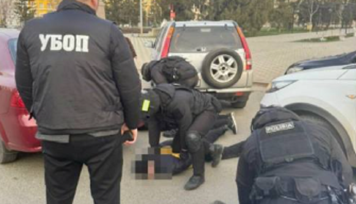 Угрожал и заставлял взять микрозаймы: дерзкого вымогателя задержали в Уральске