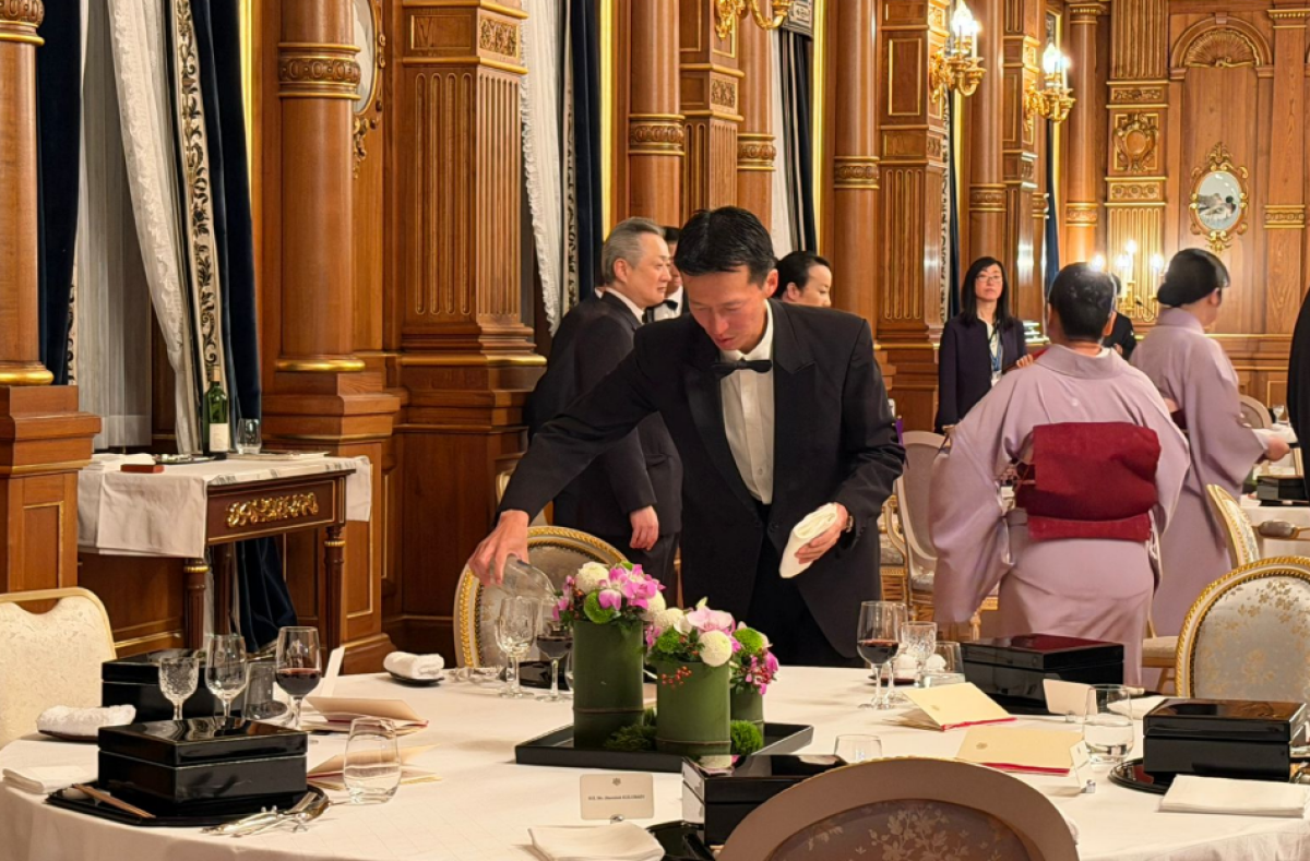 Хризантема, вагю и мисо: дипломатия за ужином в Токио