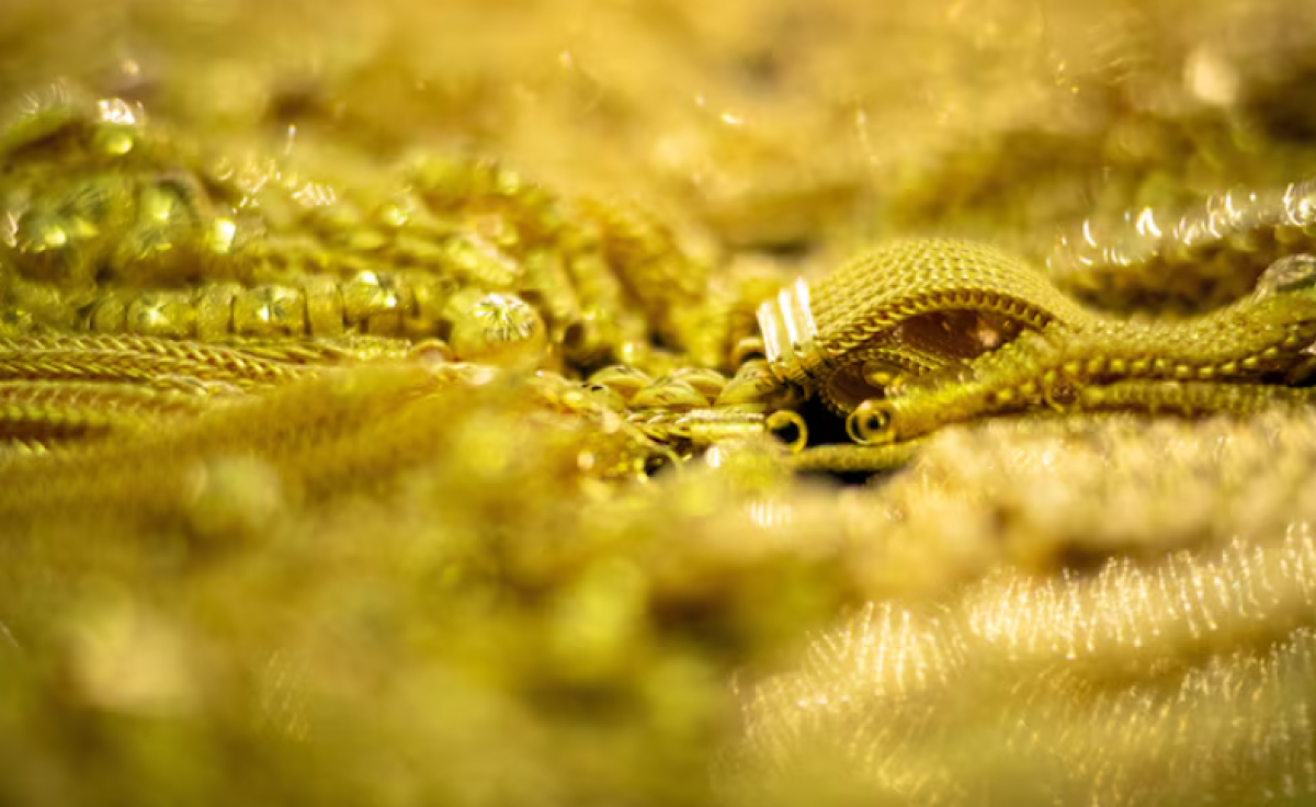 Золото достигло рекорда, серебро обновило максимум: что толкает цены вверх