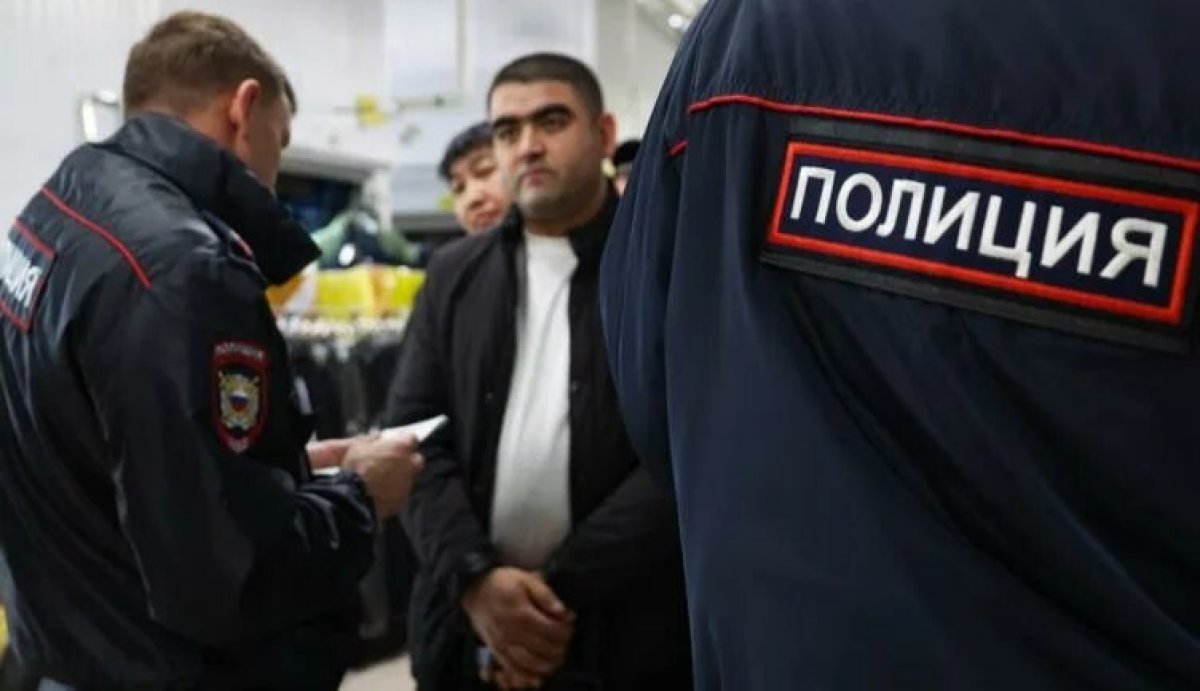 Удобная мишень: журналист о мигрантах из Казахстана и Таджикистана в России