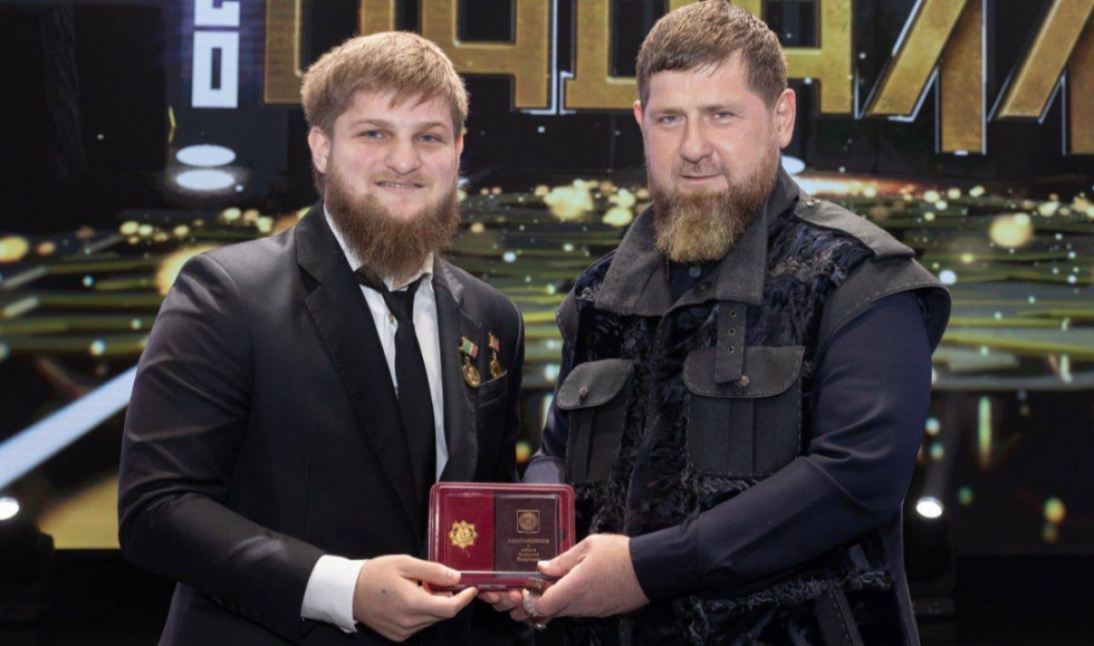 Рамзан Кадыров вручил сыну "особо ценную" награду