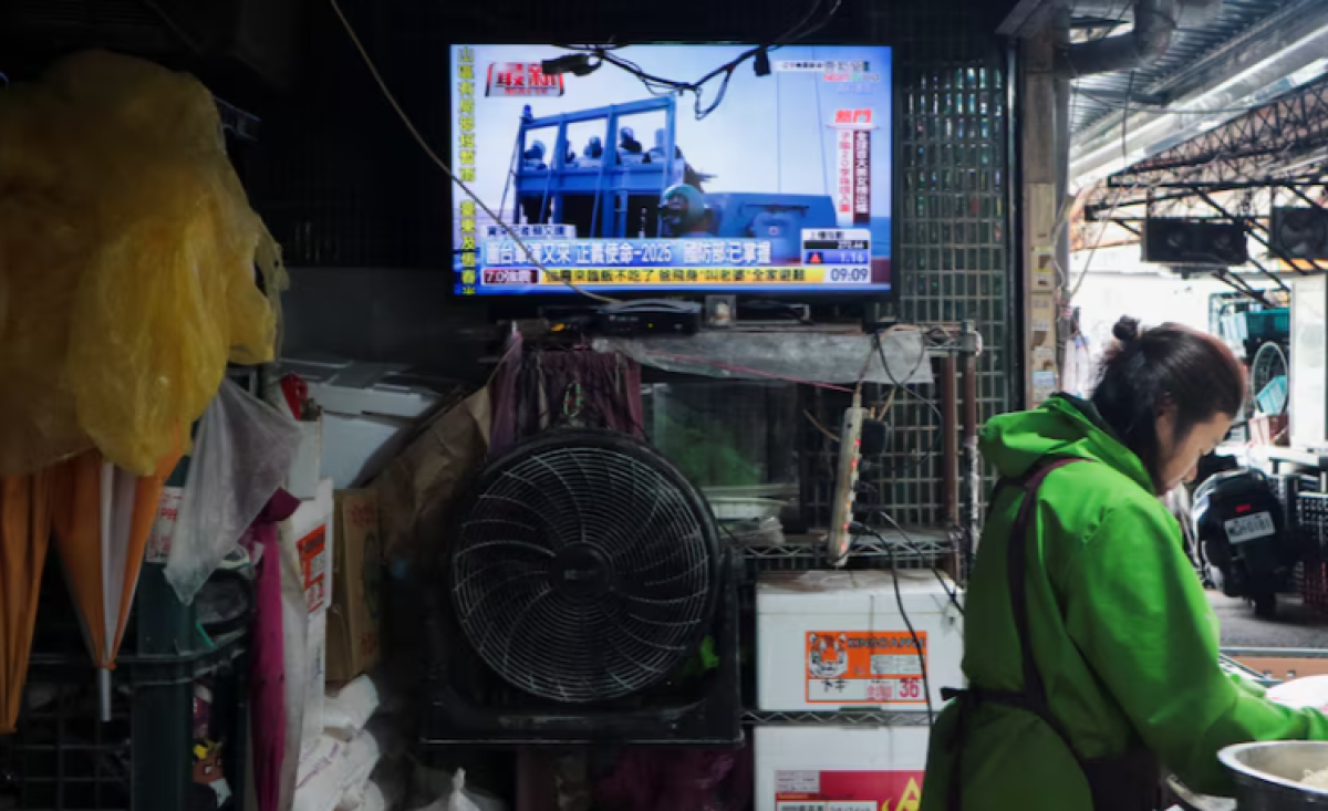 Китай начал военные учения вокруг Тайваня