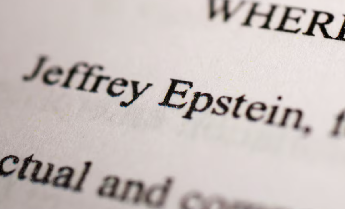 400 юристов привлекут для изучения 5 млн страниц по делу Эпштейна