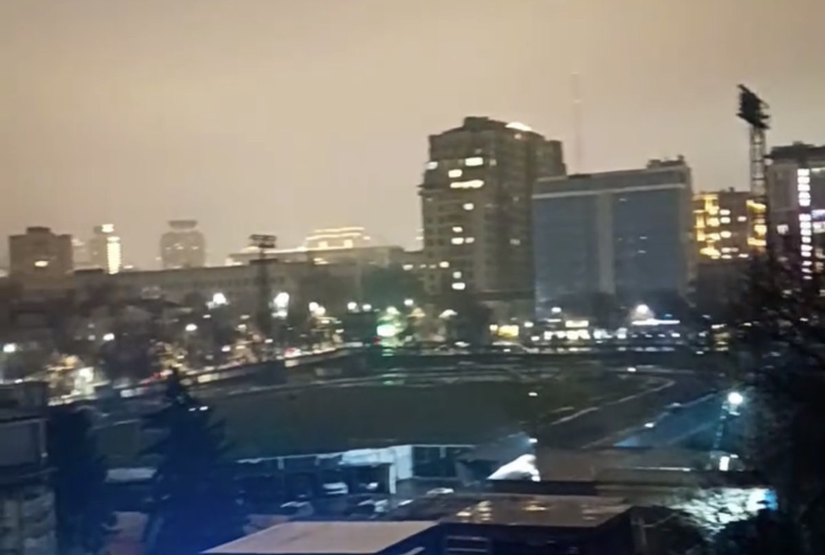 Новый год без снега: Алматы накрыл сильный дождь