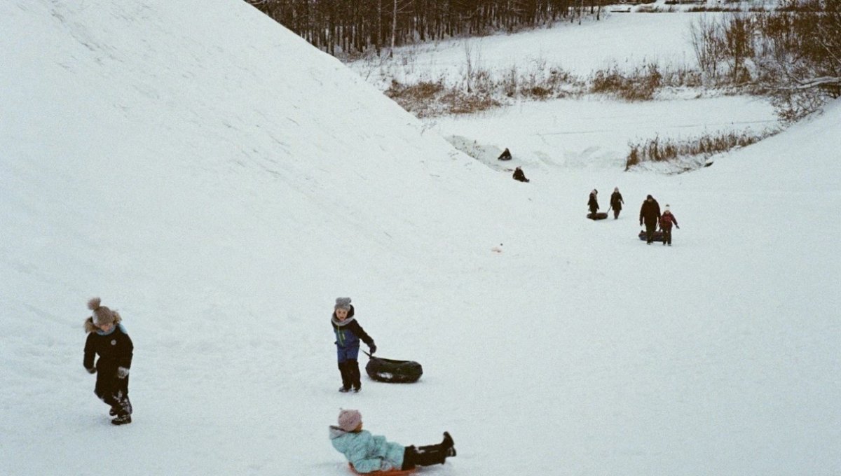 Ребёнок тяжело пострадал на горке в Павлодаре