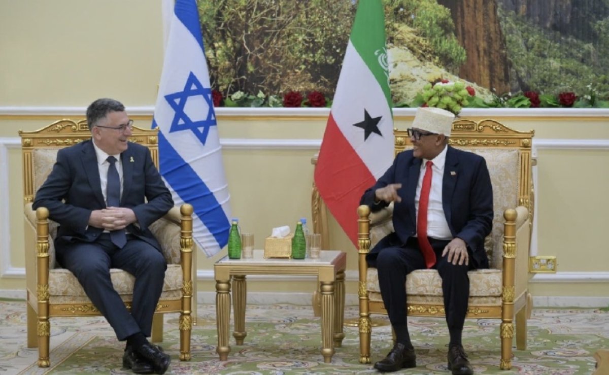 Первый визит после признания: глава МИД Израиля прилетел в Сомалиленд