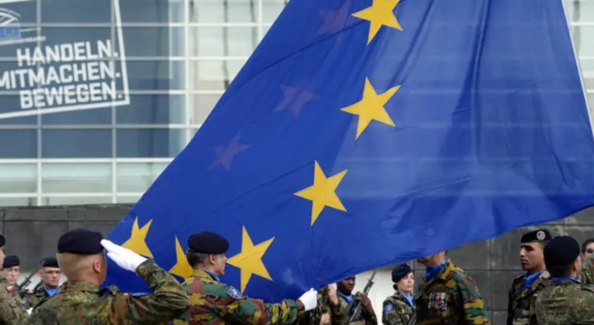Евросоюзу нужна единая армия из 100 000 солдат - комиссар ЕС