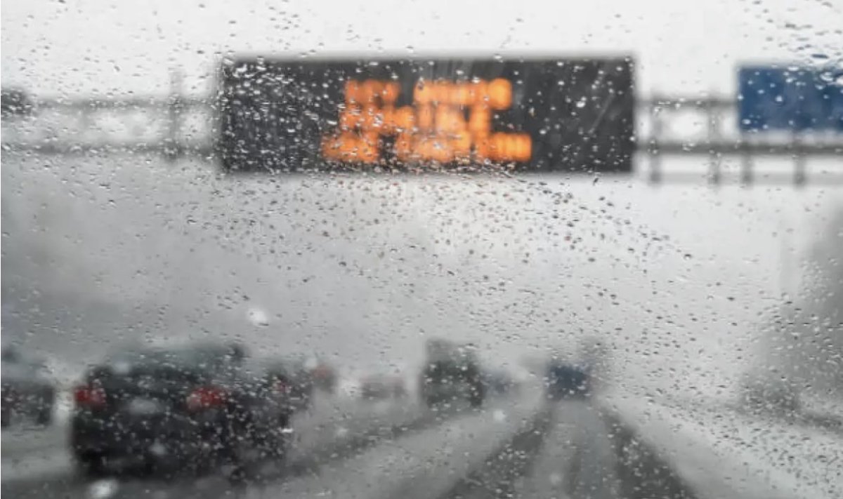 Где в Казахстане закрыли трассы из-за непогоды