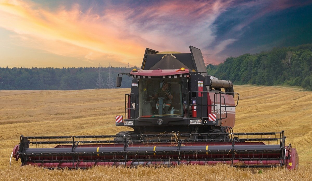Белорусы могут открыть в Казахстане завод по производству комбайнов и тракторов
