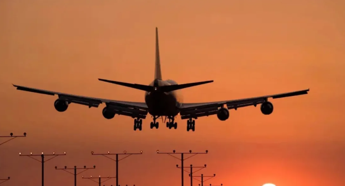 ЕС призвал авиакомпании избегать полетов над Ираном из-за рисков