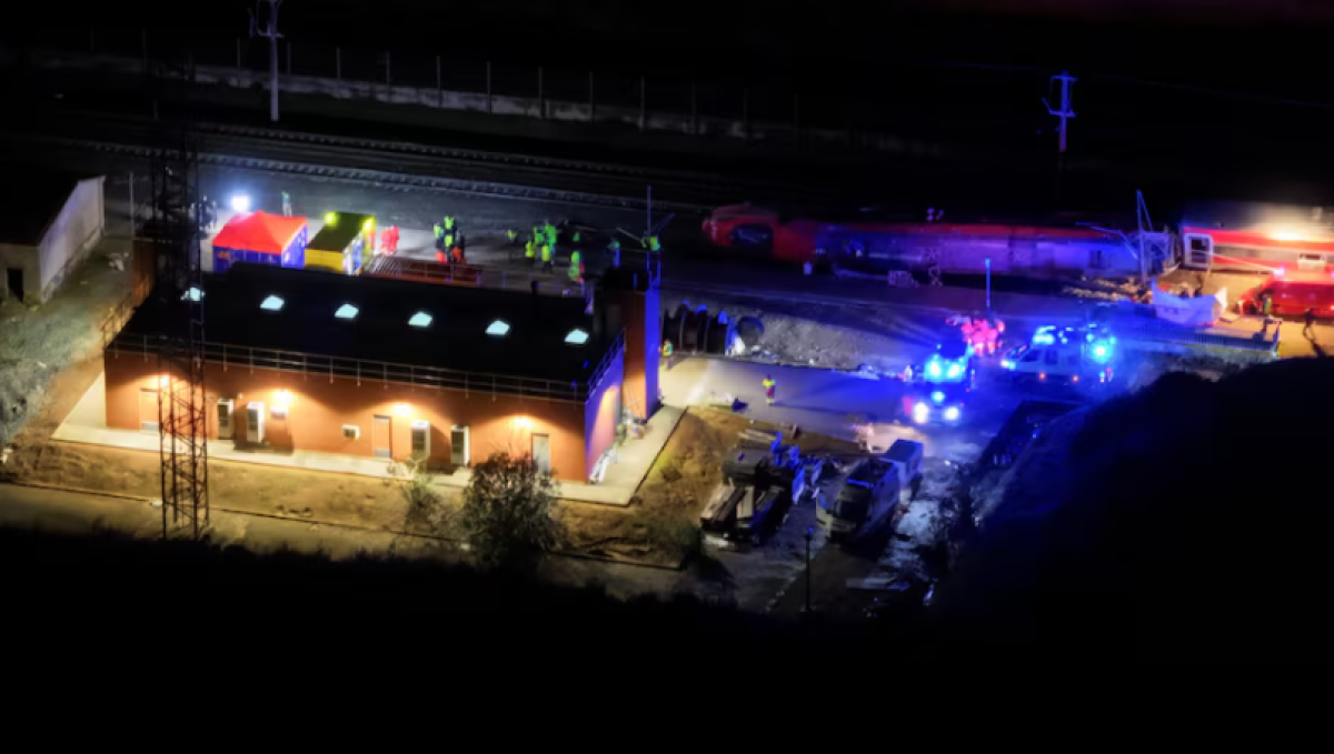 Столкновение поездов в Испании: число жертв растет