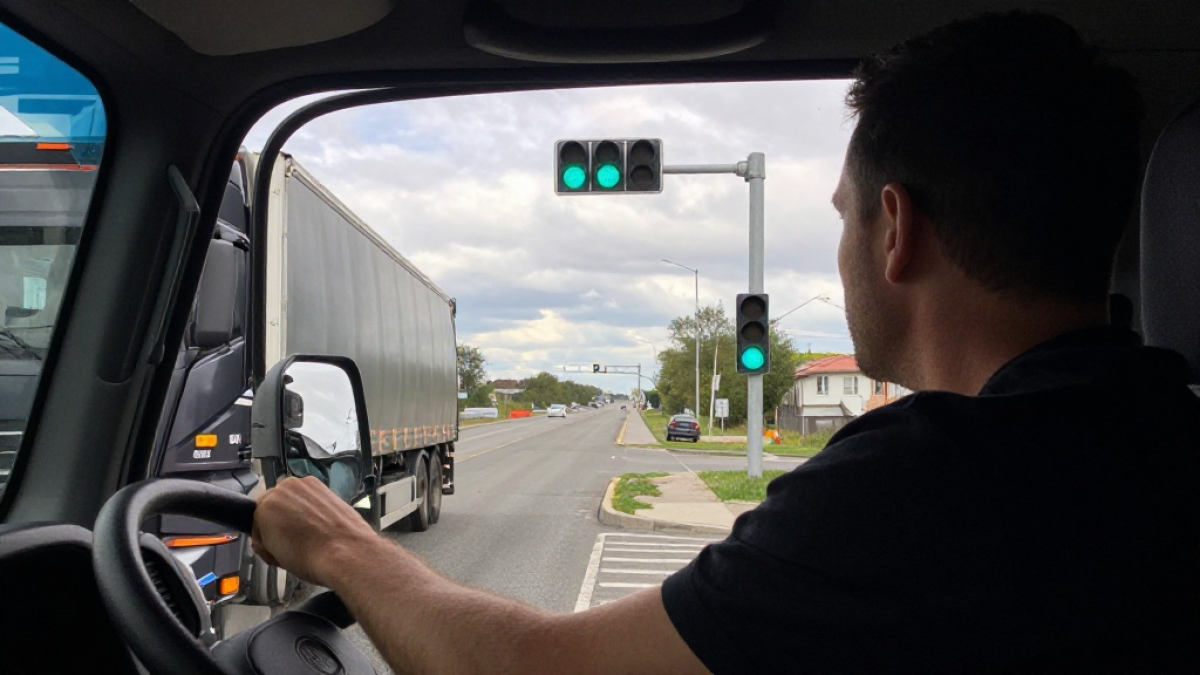 Запрет отменён: десятки тысяч казахстанских водителей сохранили работу