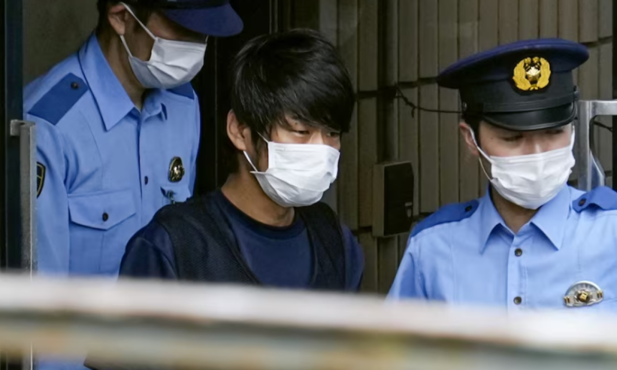 Суд приговорил убийцу экс-премьера Японии к пожизненному заключению