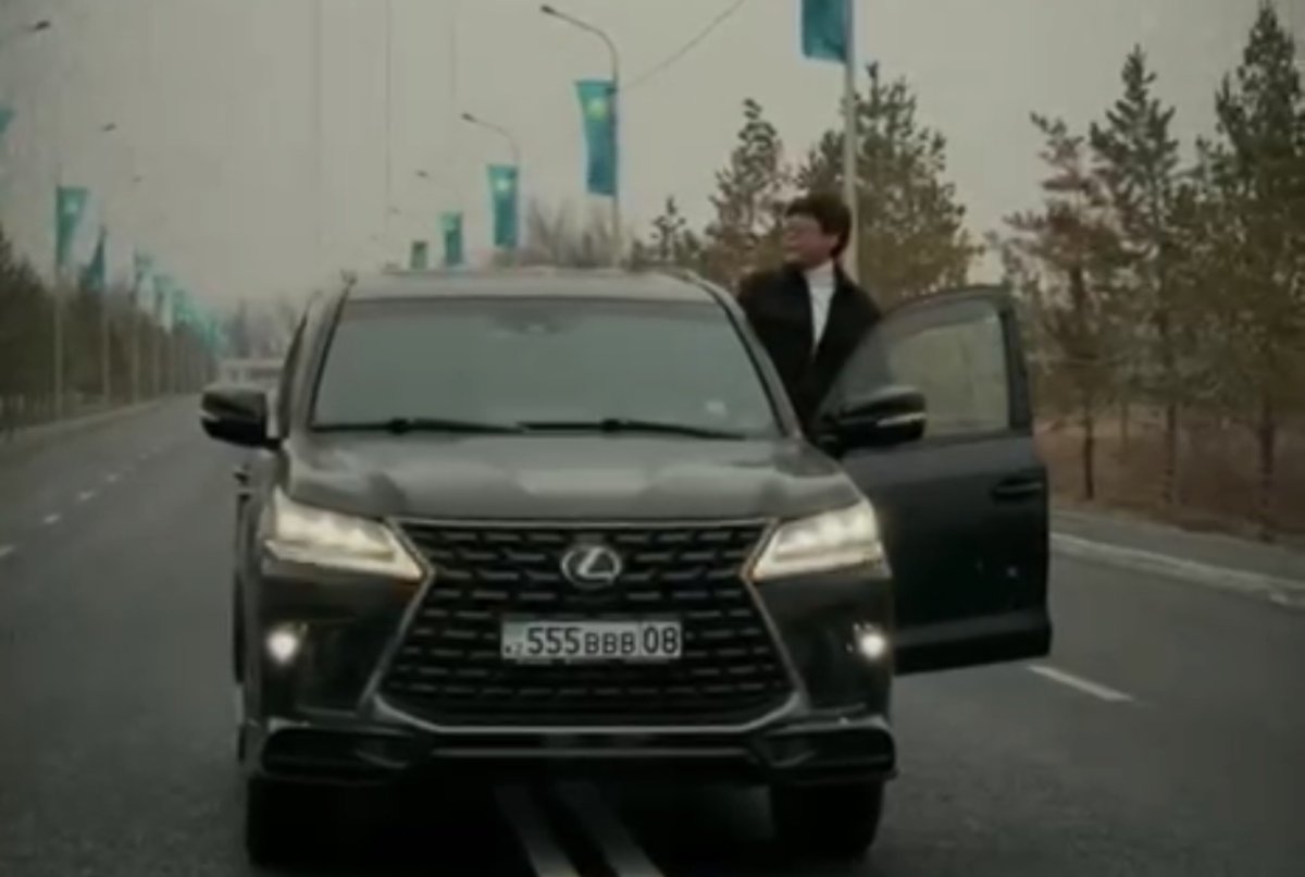 Известного казахстанского певца оштрафовали за ролик в сети