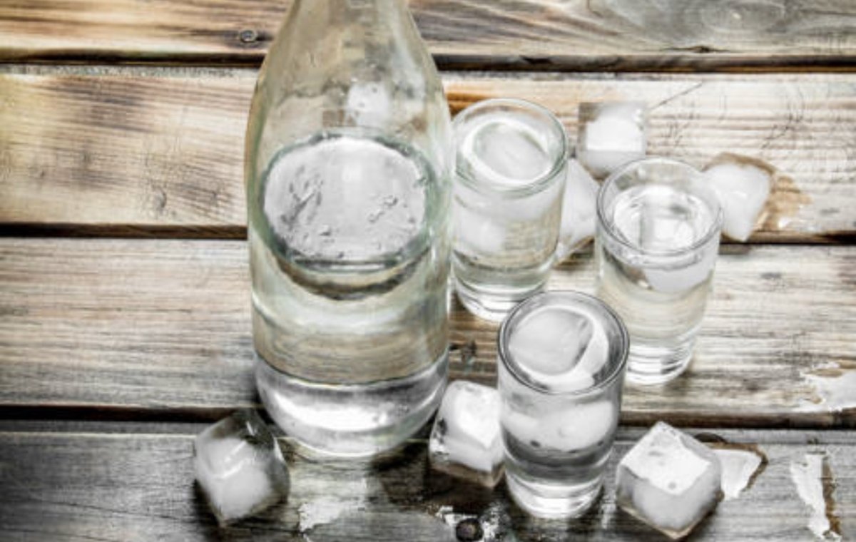 Казахстан вновь оказался главным покупателем российской водки