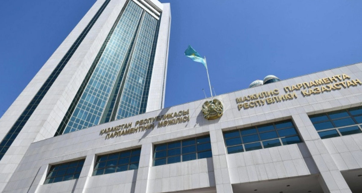 Какие законопроекты рассмотрят депутаты в Казахстане 4 февраля