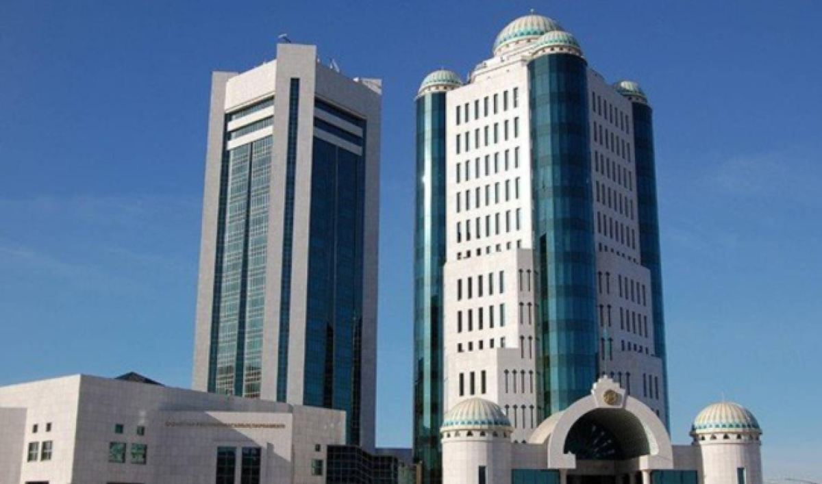 Международные договоры не будут важнее Конституции: Абзал Куспан объяснил норму