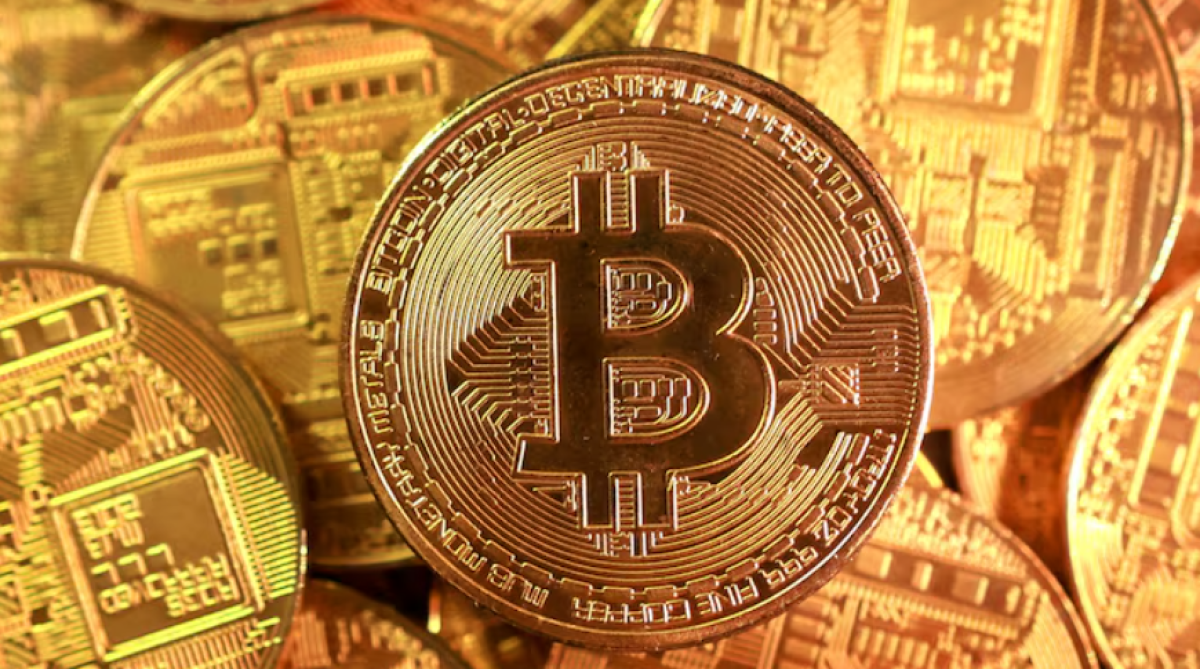 Биткоин опустился до минимума за 16 месяцев