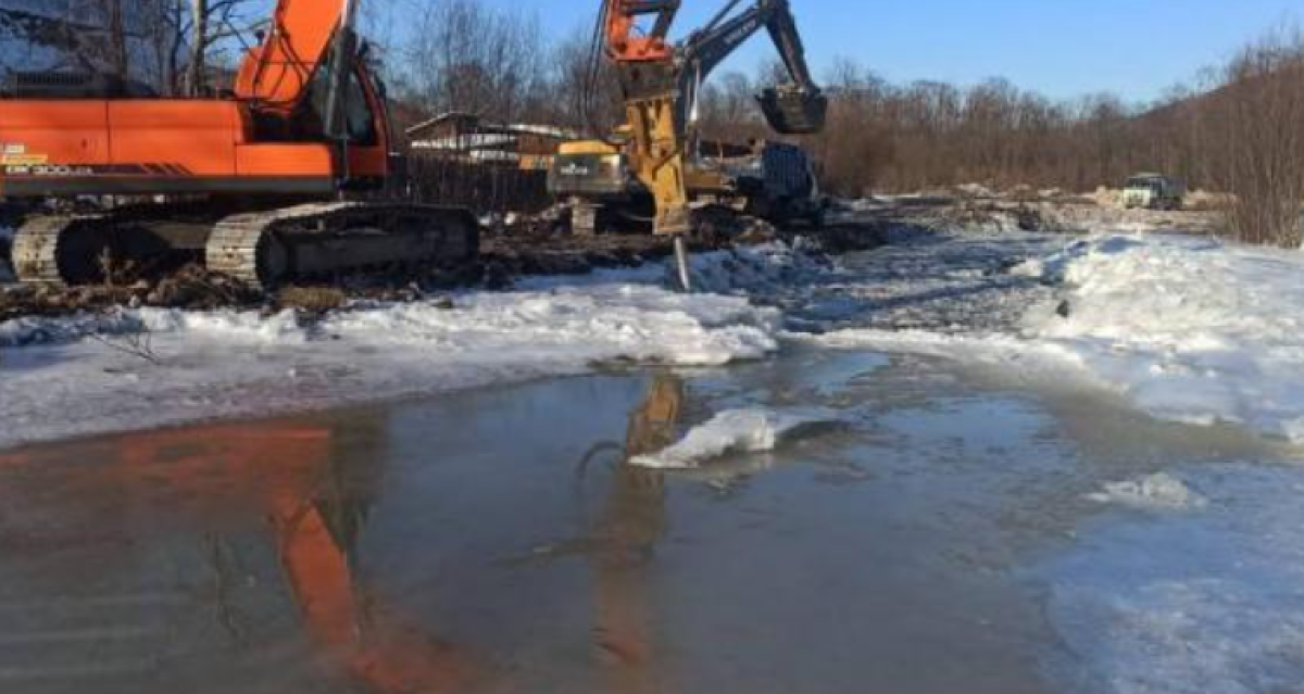 Подготовка к паводкам: в шести регионах Казахстана очищают русла рек