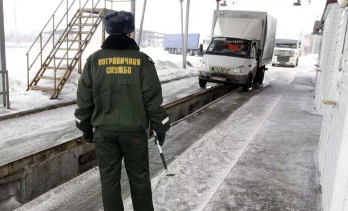 Подозрительный груз из Казахстана на миллионы тенге задержали в России