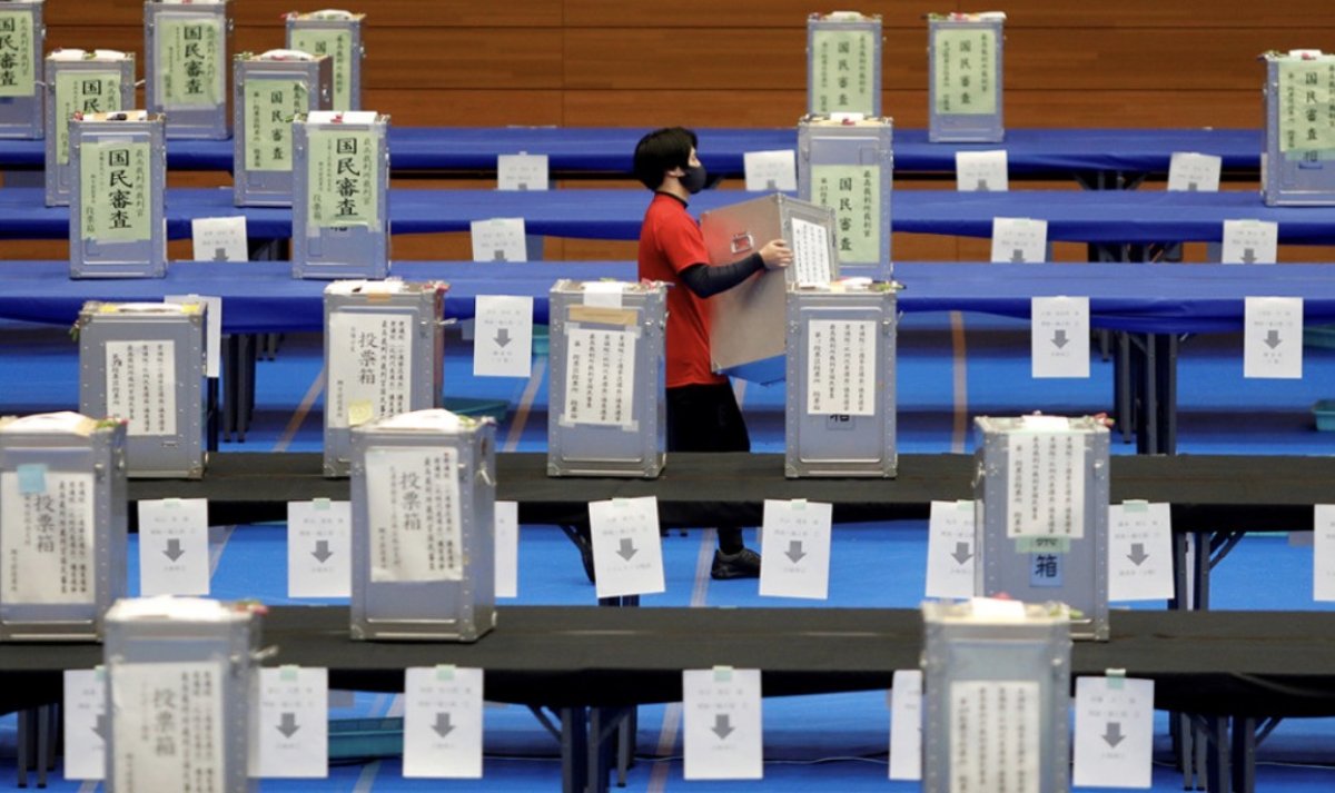 В Японии проходят досрочные парламентские выборы