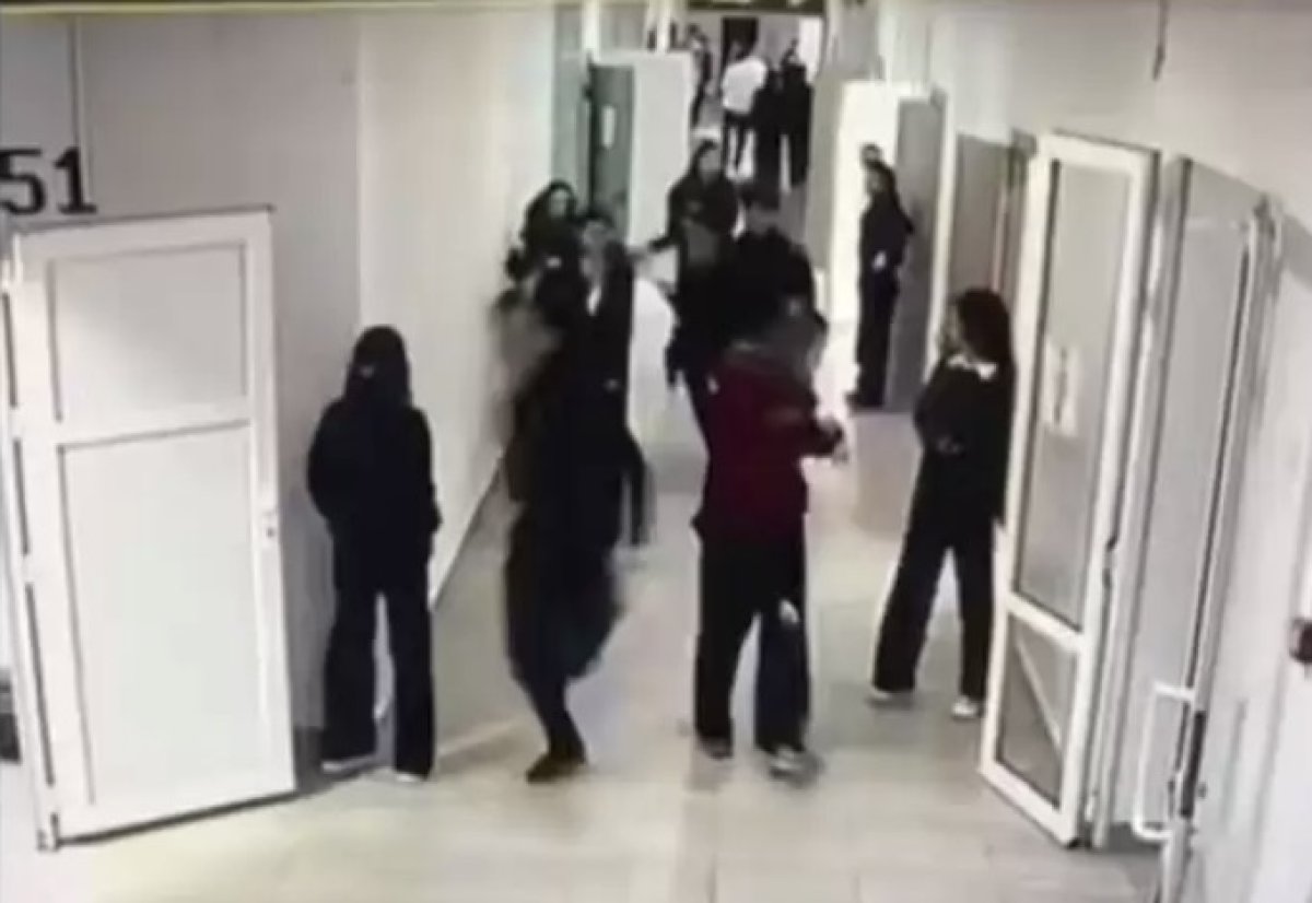 Школьник с топором напал на сверстников в Кульсары: уволен директор