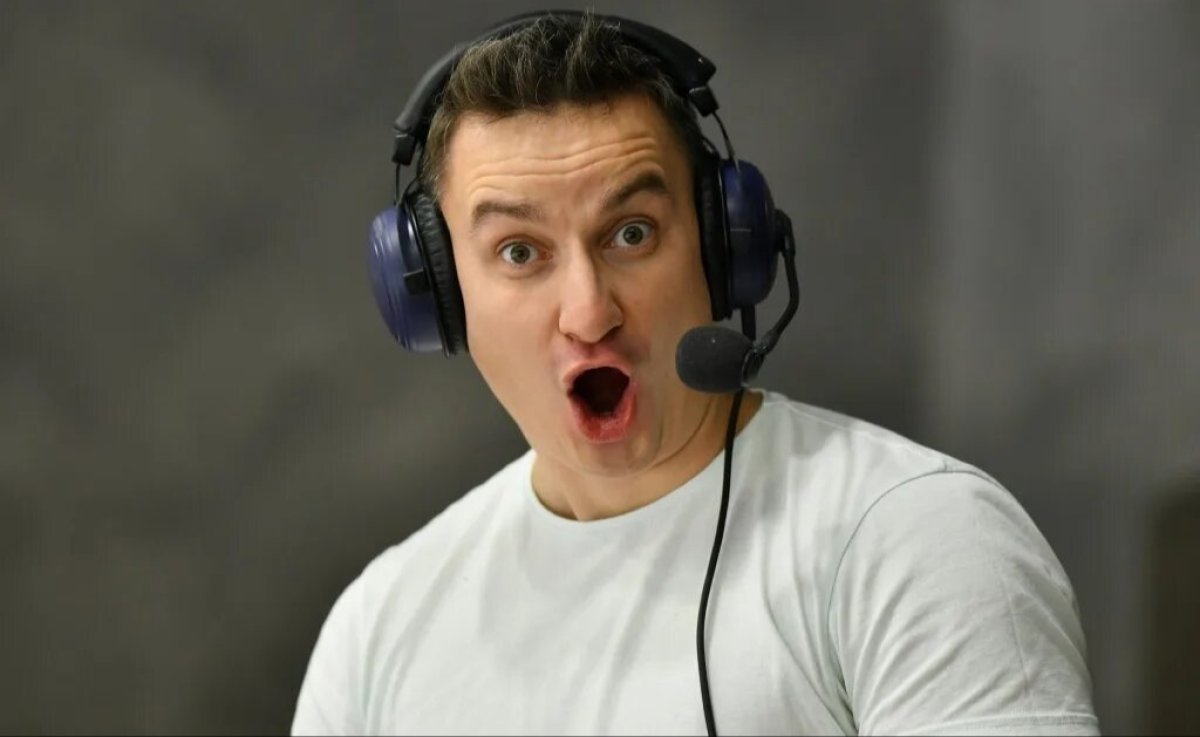 Комментатора, обматерившего казахстанских детей, наказали в России