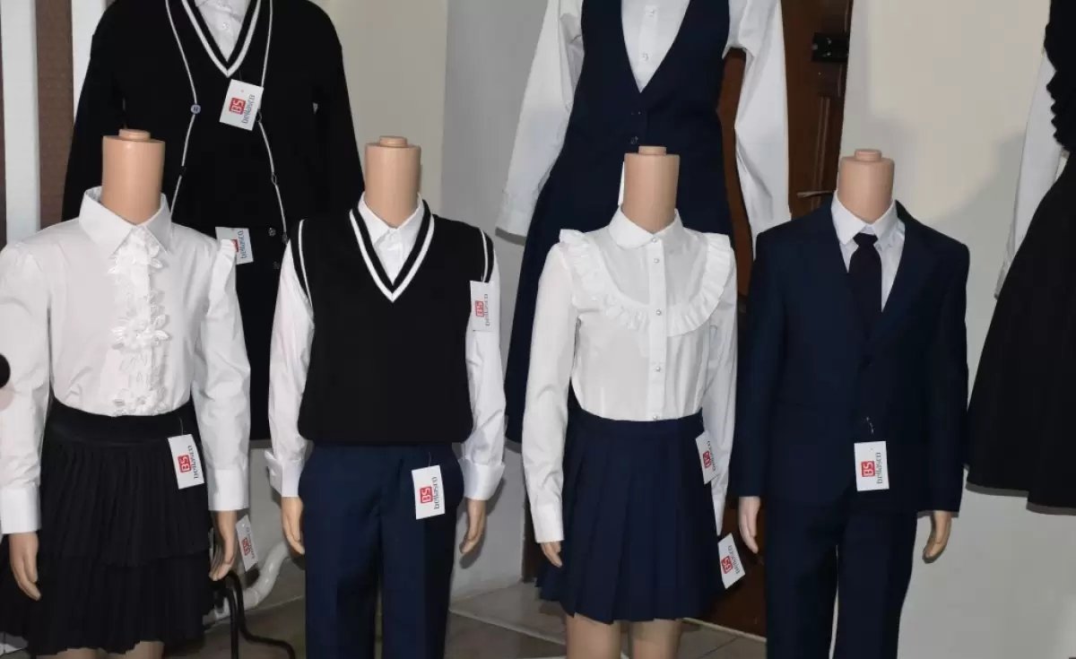В одном из регионов Казахстана перешли на отечественную школьную форму