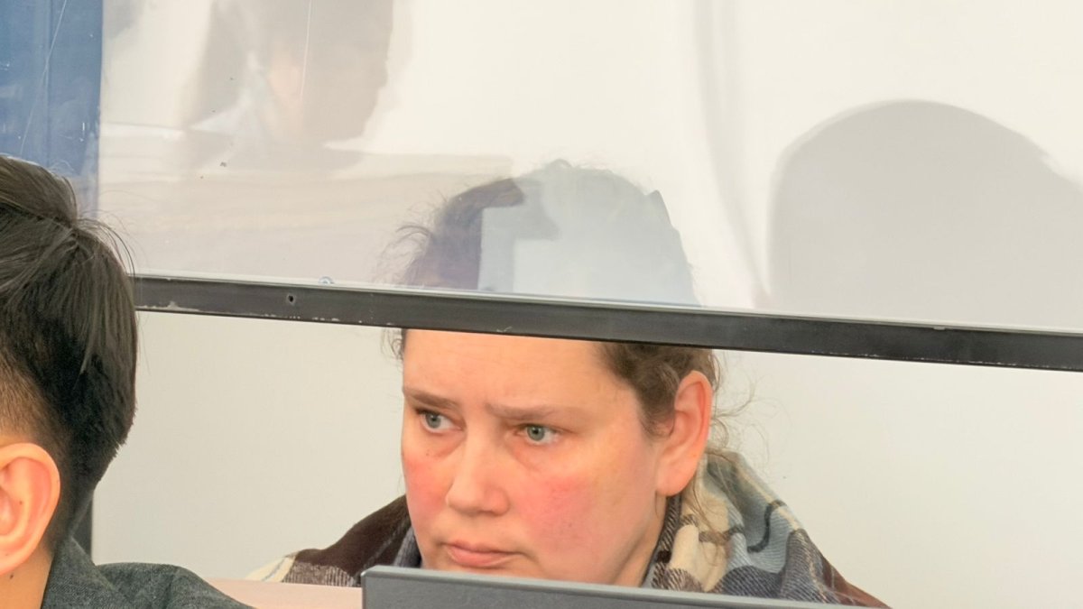 «Он избивал меня беременную»: жительницу Актобе судят за гибель мужа