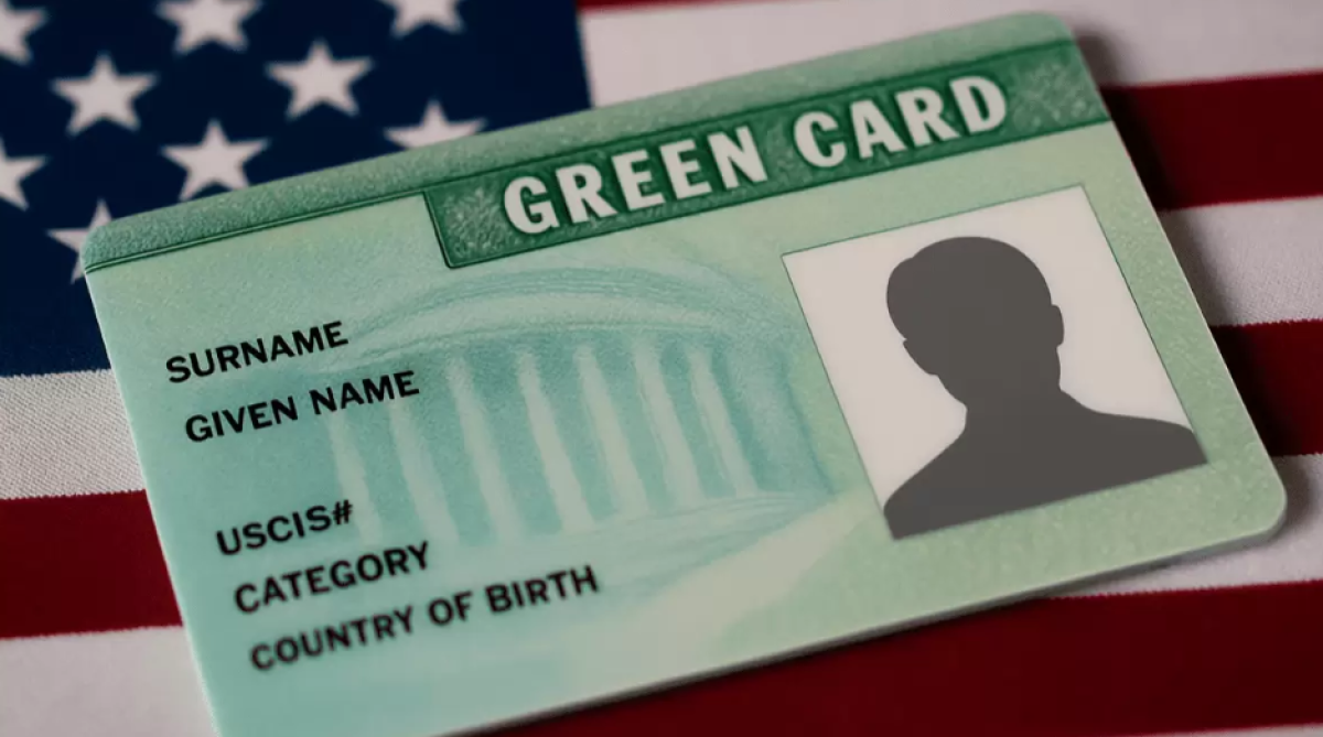 Посол США Джули Стаффт высказалась о приостановке лотереи грин-карт