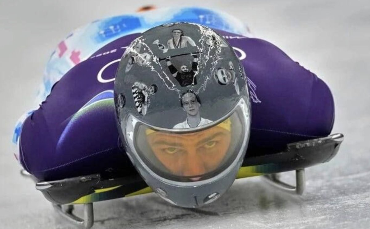 Зеленский наградил отстранённого от Олимпиады из-за «шлема памяти» скелетониста