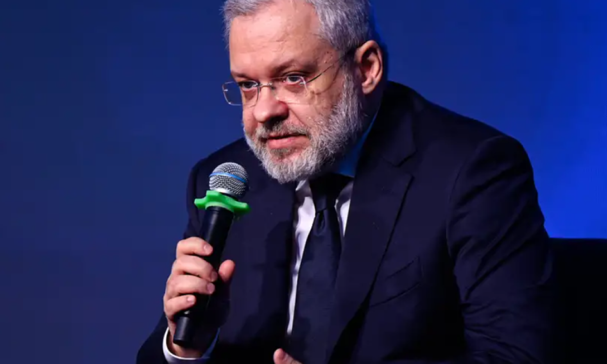 Экс-министру энергетики Украины предъявили обвинения в отмывании денег