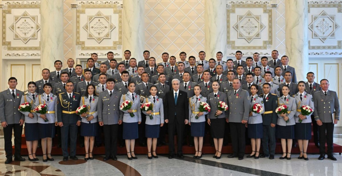 Казахстанским спецназовцам вручили награды: особо отмечена женская сборная