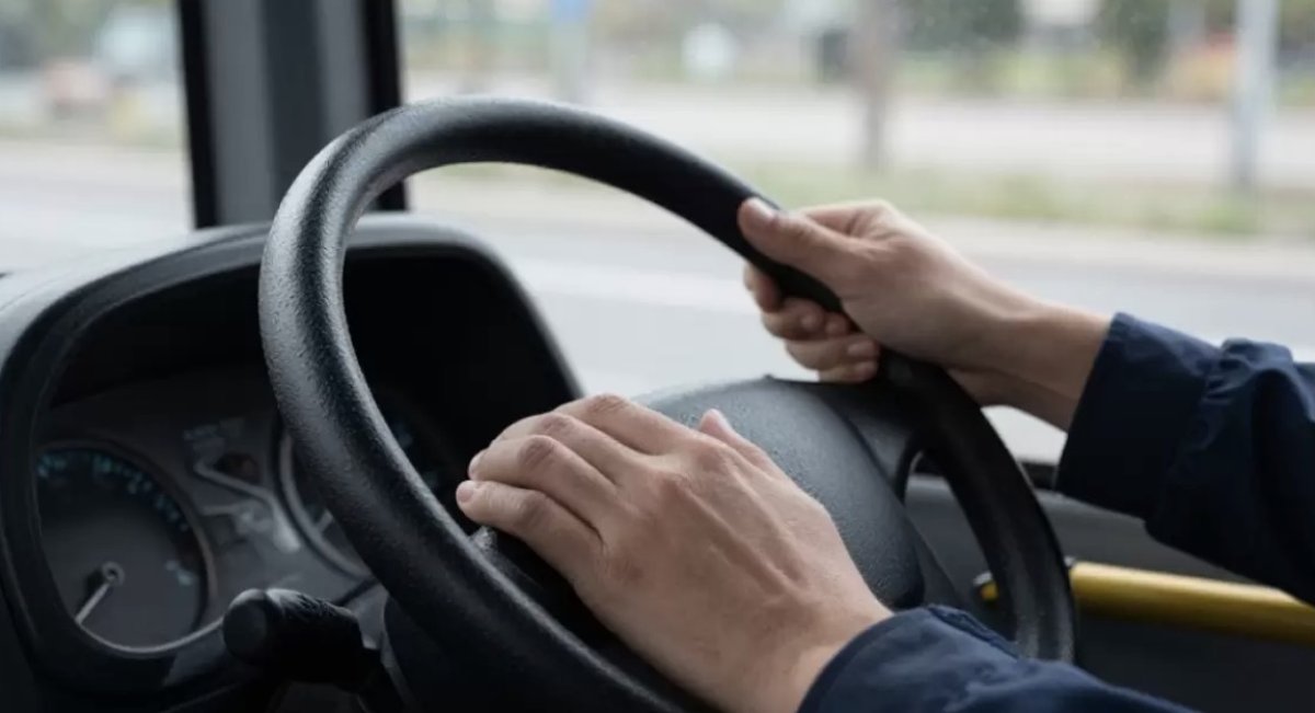 Водители без прав управляли автобусами в Алматы