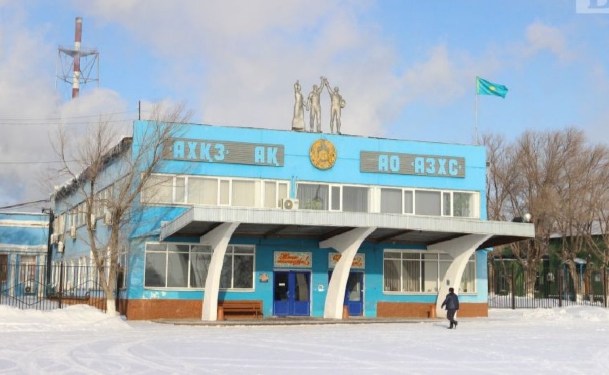 "Казахстанцев заменяют россиянами": на массовые сокращения жалуются заводчане в Актобе