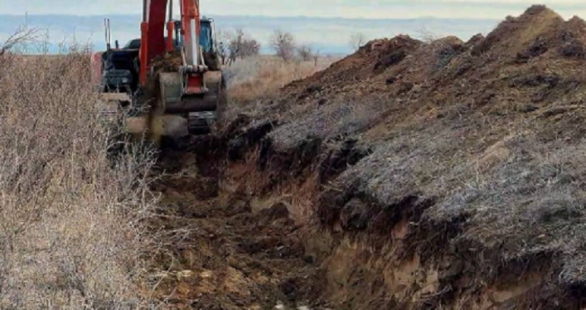 Канал для обеспечения водой в Жамбылской области не чистили 40 лет