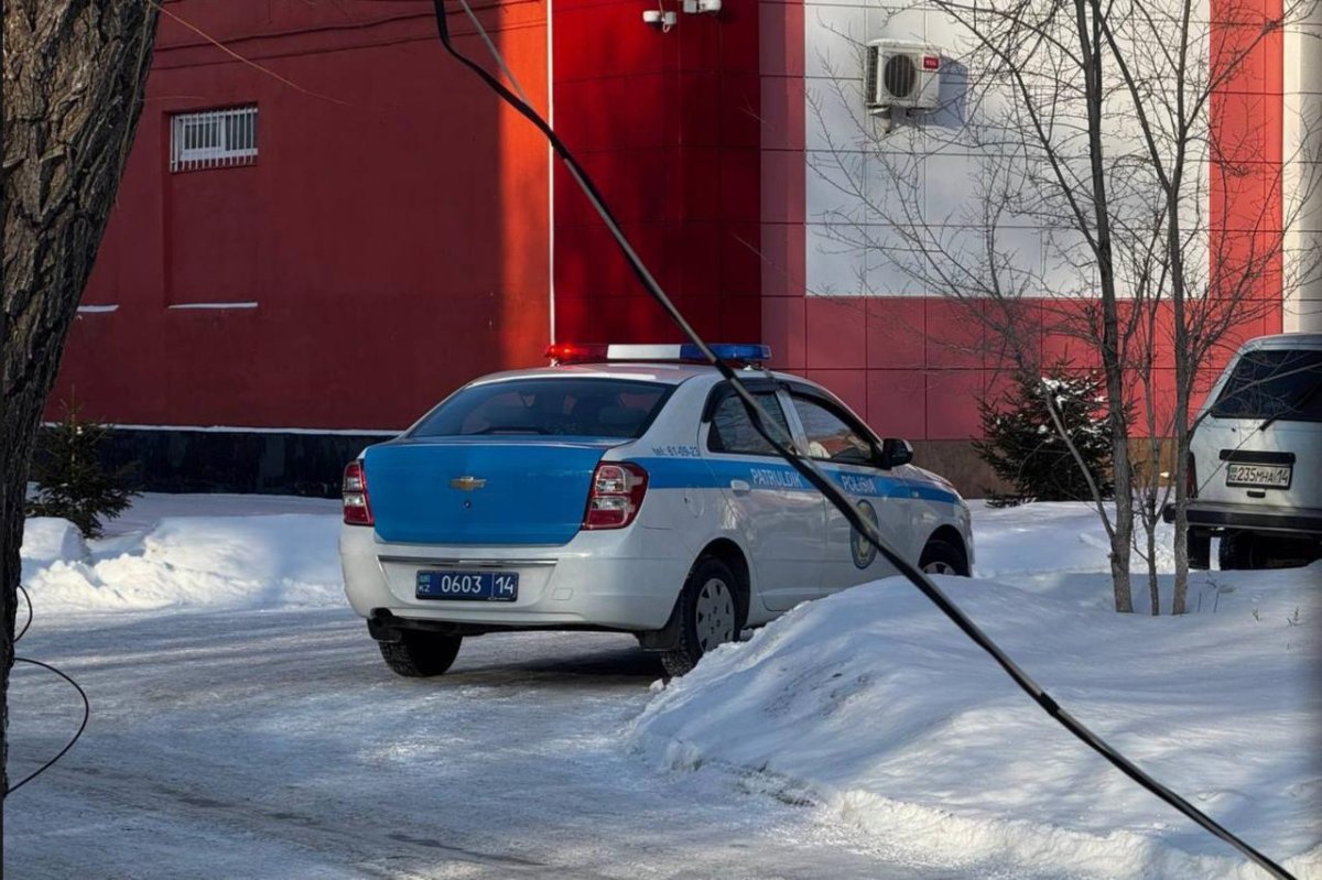 Студент медколледжа порезал себе руку после конфликта с девушкой в Павлодаре