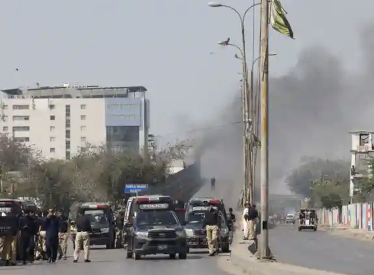 Морпехи США открыли огонь при штурме консульства в Пакистане