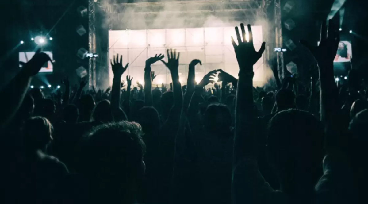 Владельцев 10 заведений наказали в Шымкенте за продажу “веселящего газа”