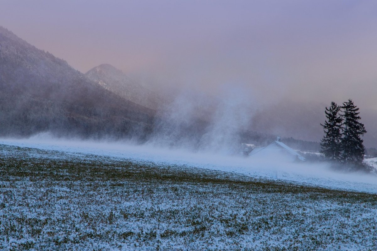 Метели и гололёд: где в Казахстане объявили штормовое предупреждение