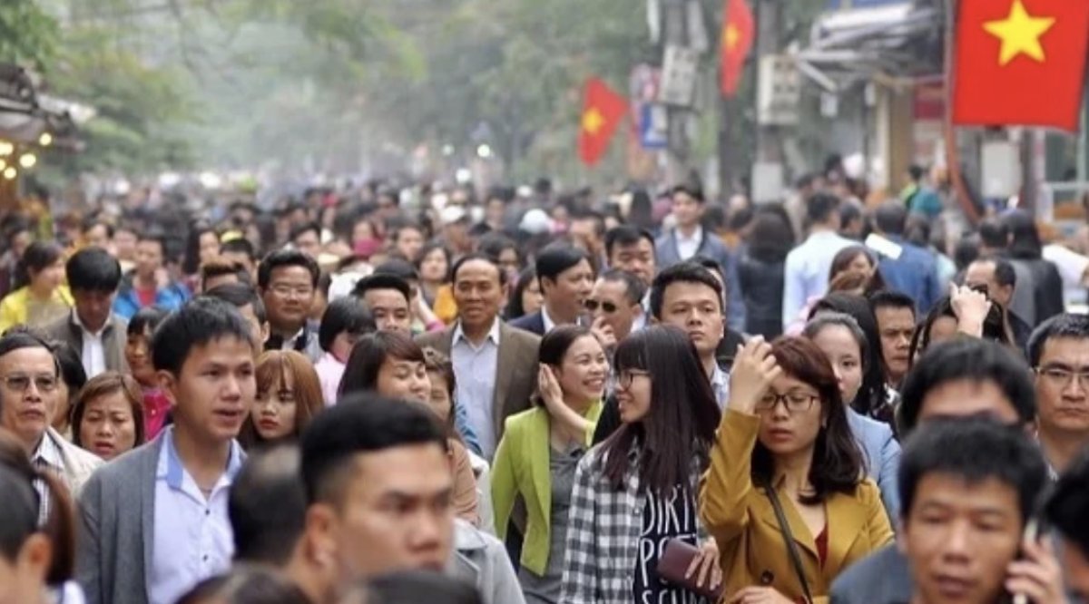 Жителей Вьетнама призвали работать из дома из-за роста цен на топливо