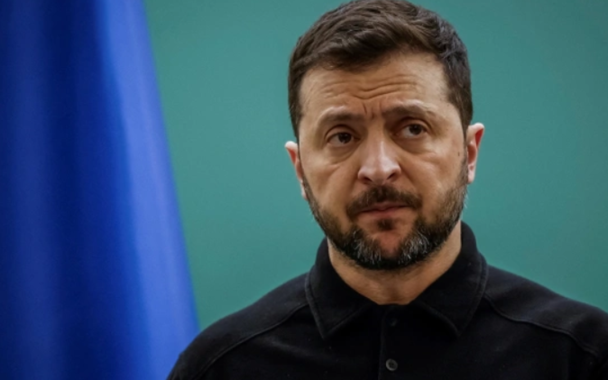 Зеленский: смягчение санкций усилит Россию