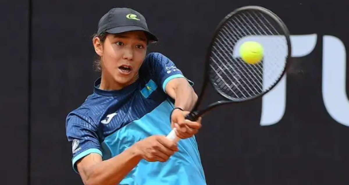 Казахстанец Омарханов вышел в финал турнира в Тунисе