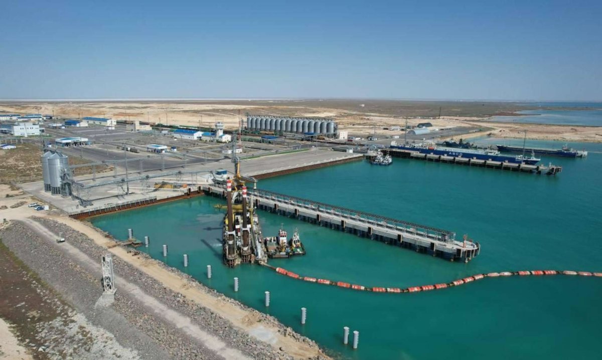 Китайские инвесторы зашли в морской порт Актау