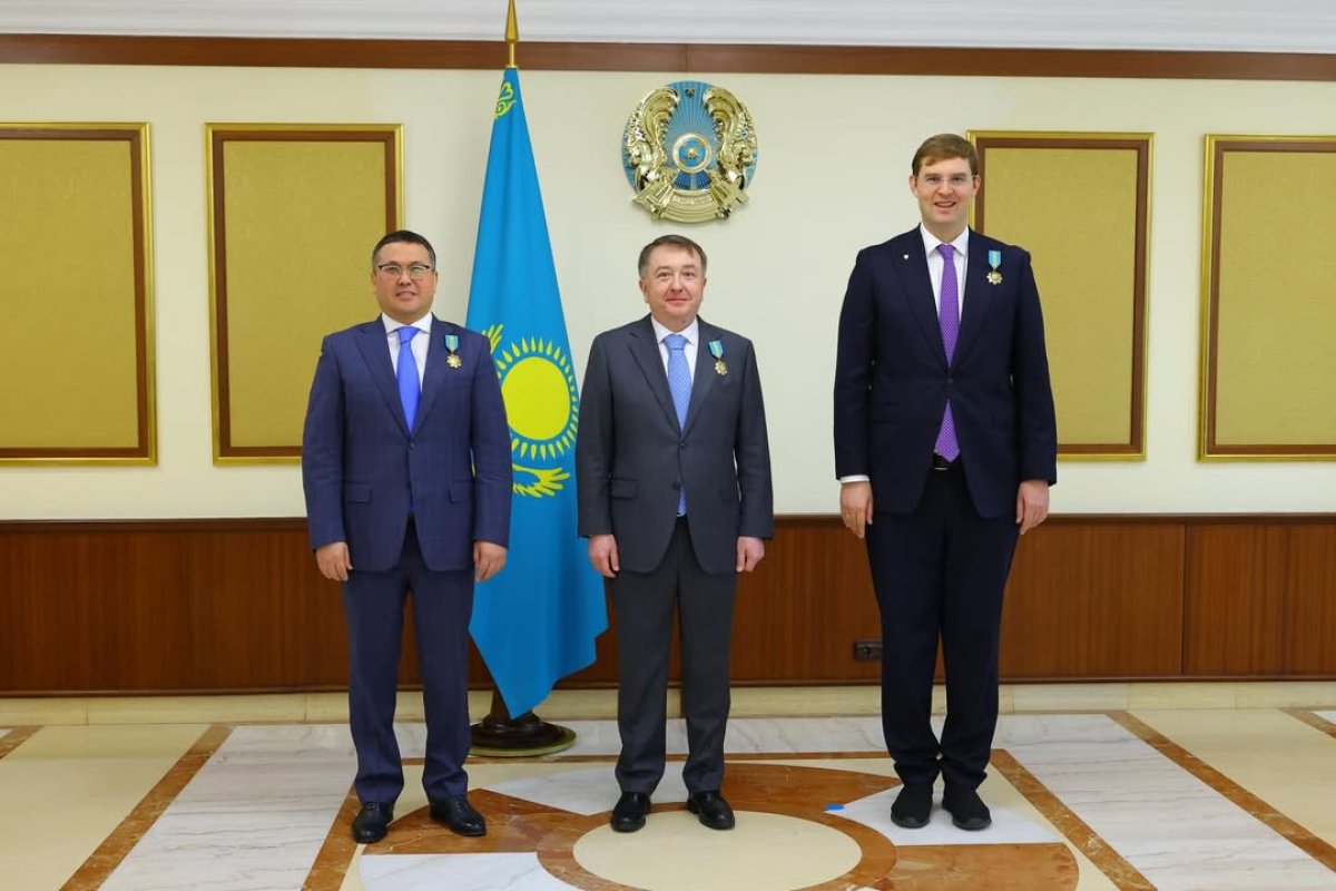 Олигарх Турлов получил орден «Парасат» за заслуги перед Казахстаном