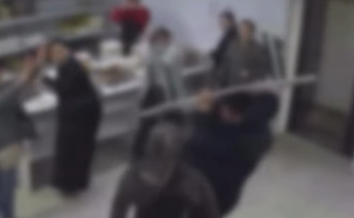 Мужчина устроил погром в кондитерской в Актау