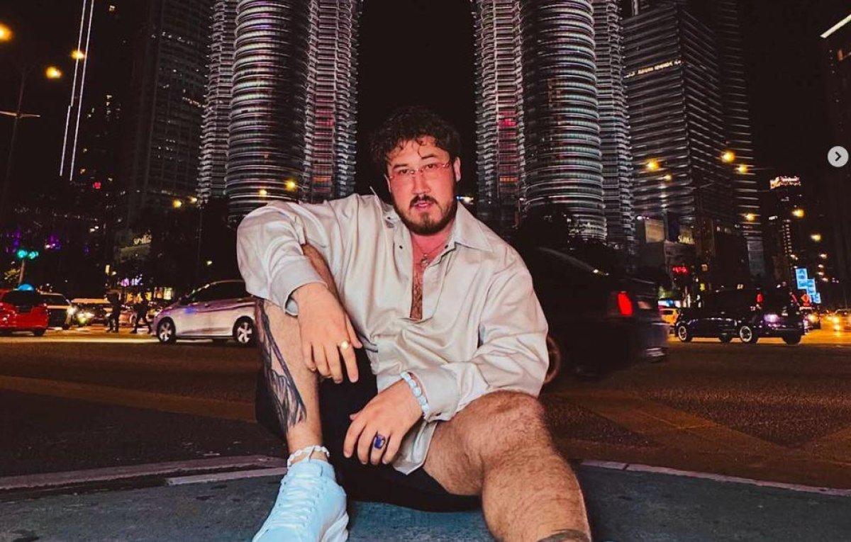 Казахстанского блогера объявили в розыск по делу Mellstroy