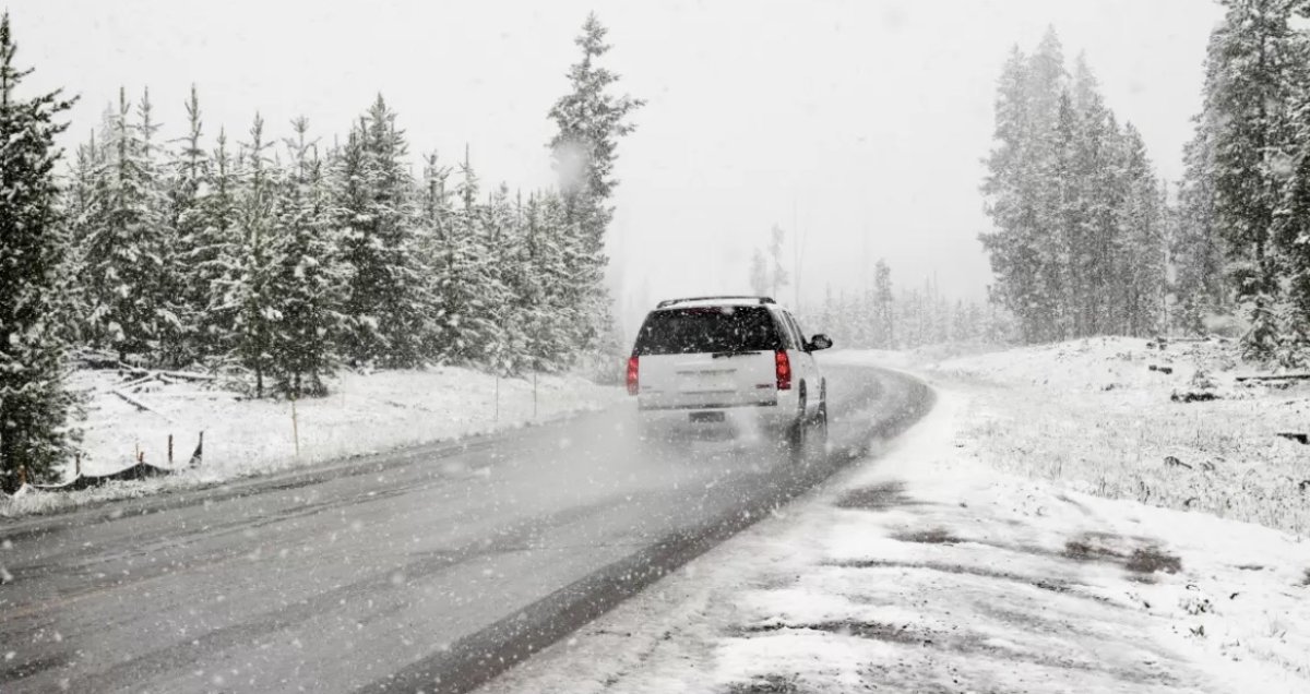 Трассы закрыли из-за непогоды в Казахстане